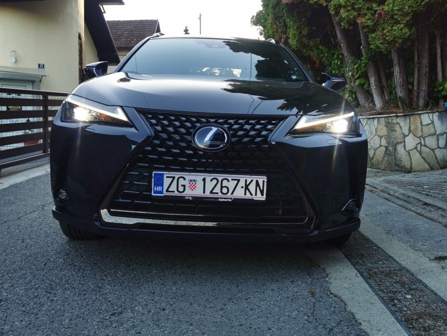 Lexus UX