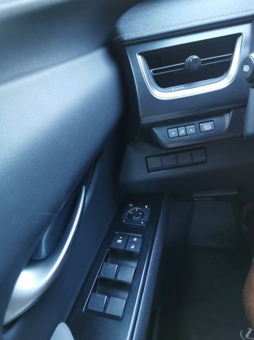 Lexus UX 250h STYLE 184 KS ACC TEMP,, fotografija 9