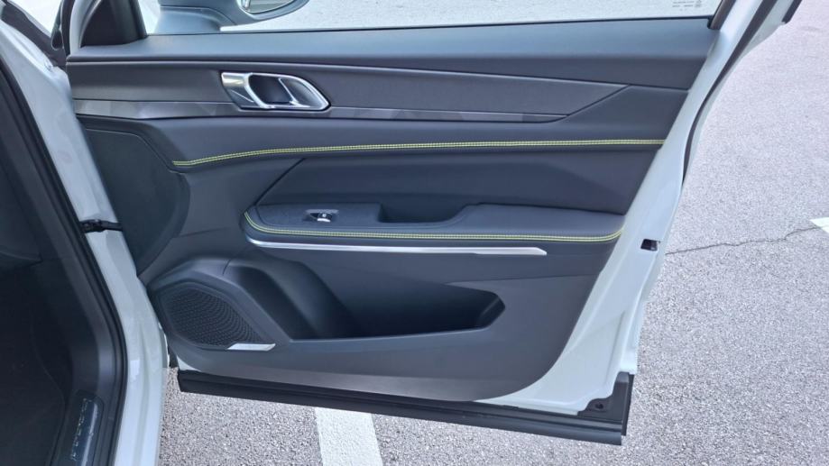 Lynk & Co 01 1.5 PHEV 7DCT FWD, Panorama, 360 Kamera, Jamstvo, fotografija 20