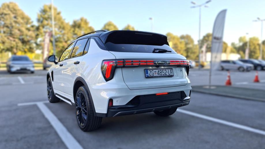 Lynk & Co 01 1.5 PHEV A/T 7DCT FWD, 360 Kamera, Panorama, Jamstvo, fotografija 9