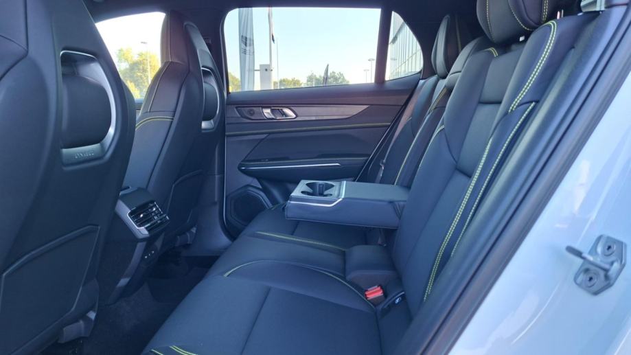 Lynk & Co 01 1.5 PHEV A/T 7DCT FWD, 360 Kamera, Panorama, Jamstvo, fotografija 16