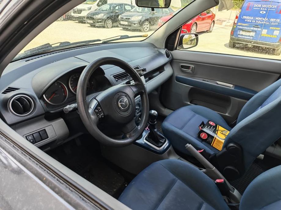 Mazda 2 1,25 i II, fotografija 7