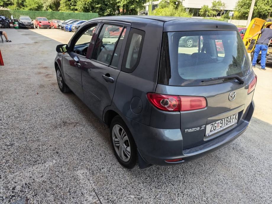 Mazda 2 1,25 i II, fotografija 3