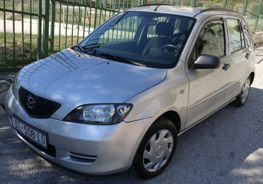 Mazda 2 2004