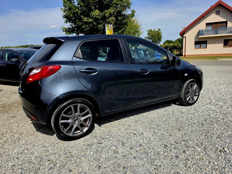Mazda 2 1,3 benzin 2012 godina #Navi,park senzori ,gr.sjedala...#, fotografija 8