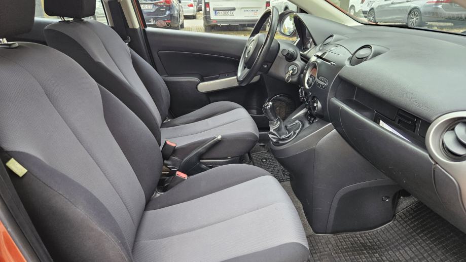 Mazda 2 1,3 i CE Pro Klima, Abs, Daljinsko, El podizači, Reg.do 6/2027, fotografija 16