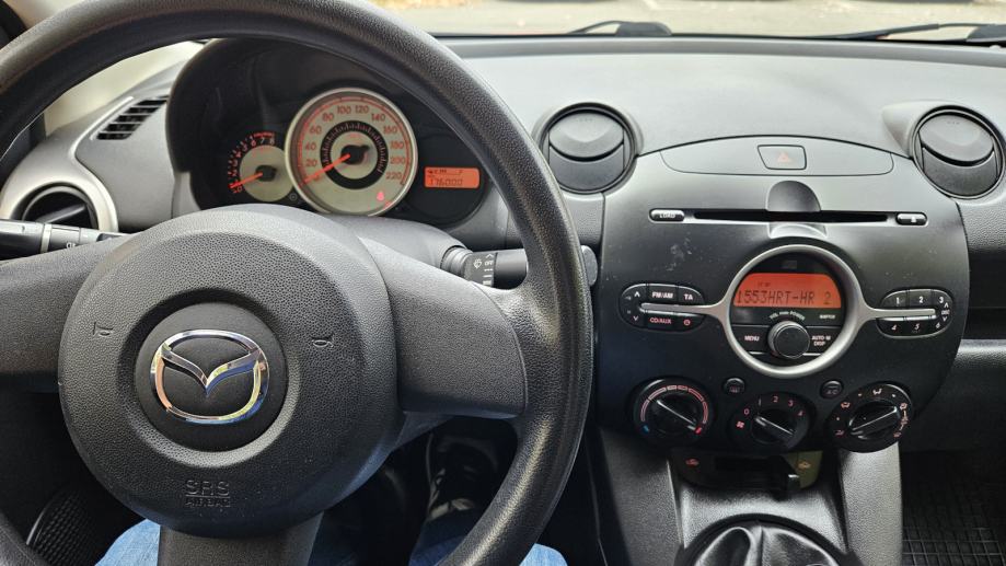 Mazda 2 1,3 i CE Pro Klima, Abs, Daljinsko, El podizači, Reg.do 6/2027, fotografija 17