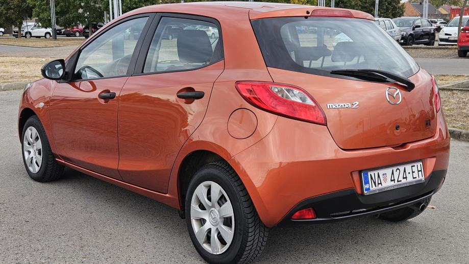 Mazda 2 1,3 i CE Pro Klima, Abs, Daljinsko, El podizači, Reg.do 6/2027, fotografija 7