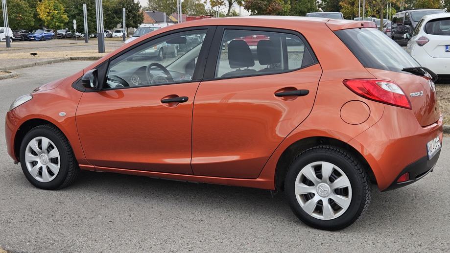 Mazda 2 1,3 i CE Pro Klima, Abs, Daljinsko, El podizači, Reg.do 6/2027, fotografija 9