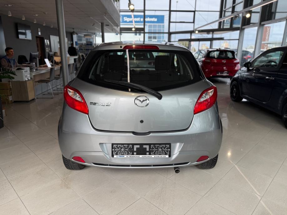 Mazda 2 1,3 i CE Pro SERVISNA KLIMA ALU, fotografija 6