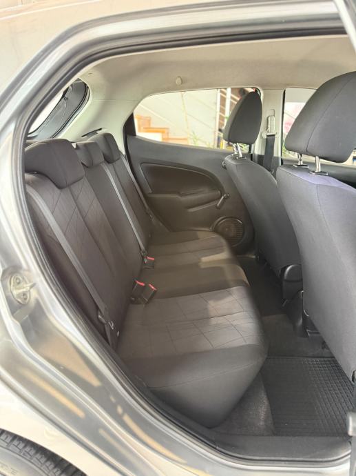 Mazda 2 1,3 i CE Pro SERVISNA KLIMA ALU, fotografija 13