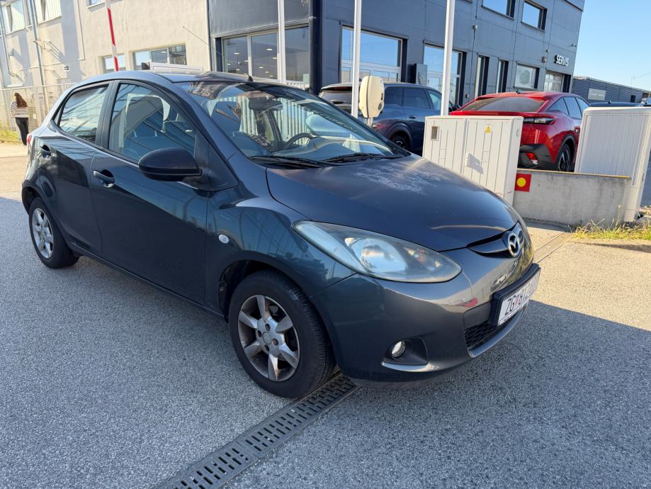 Mazda 2 1,3 i CE Pro, fotografija 2