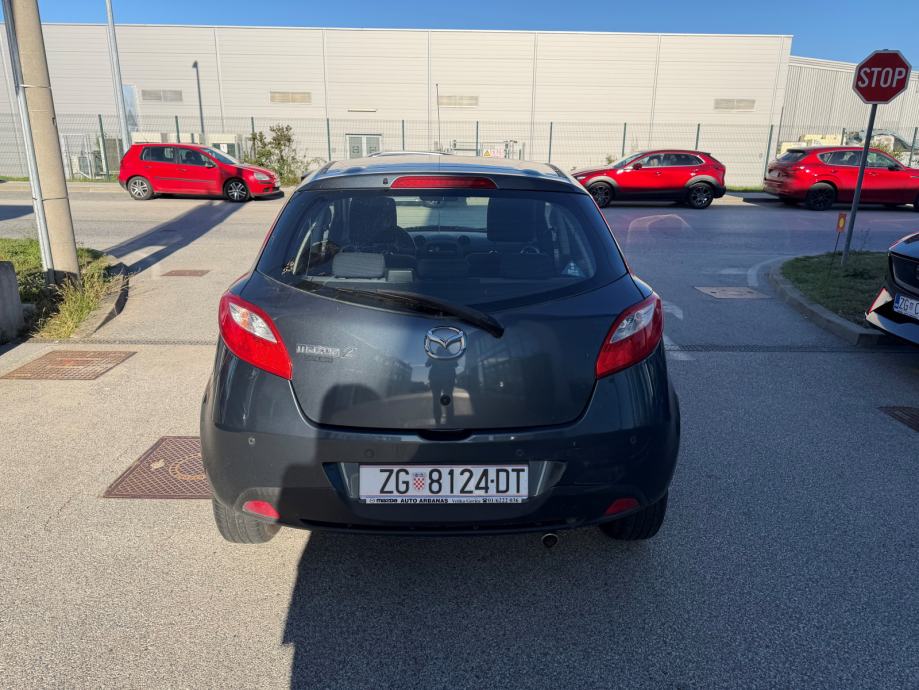 Mazda 2 1,3 i CE Pro, fotografija 4