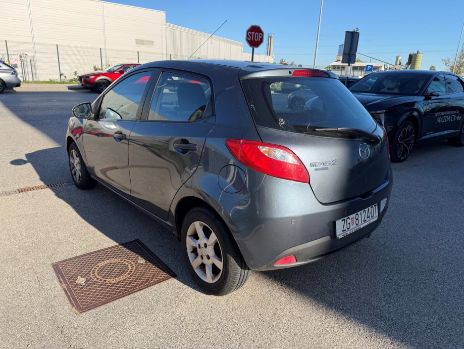 Mazda 2 1,3 i CE Pro, fotografija 5