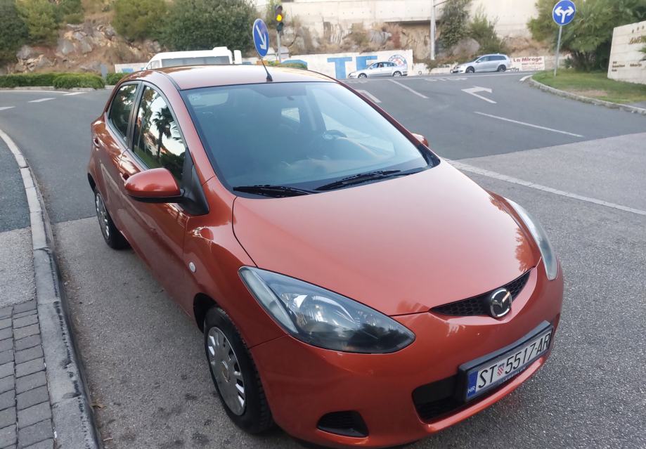 Mazda 2 1,3 i CE, fotografija 4