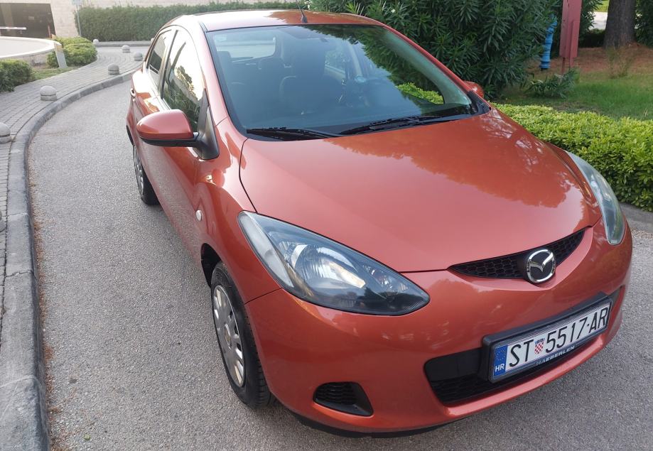 Mazda 2 1,3 i CE, fotografija 3