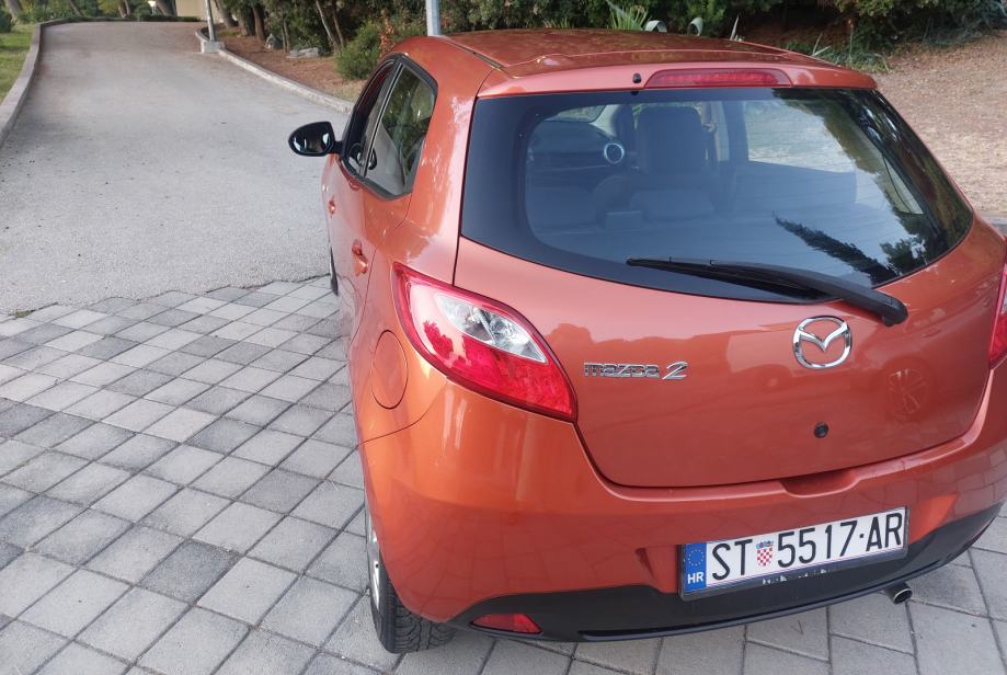 Mazda 2 1,3 i CE, fotografija 9