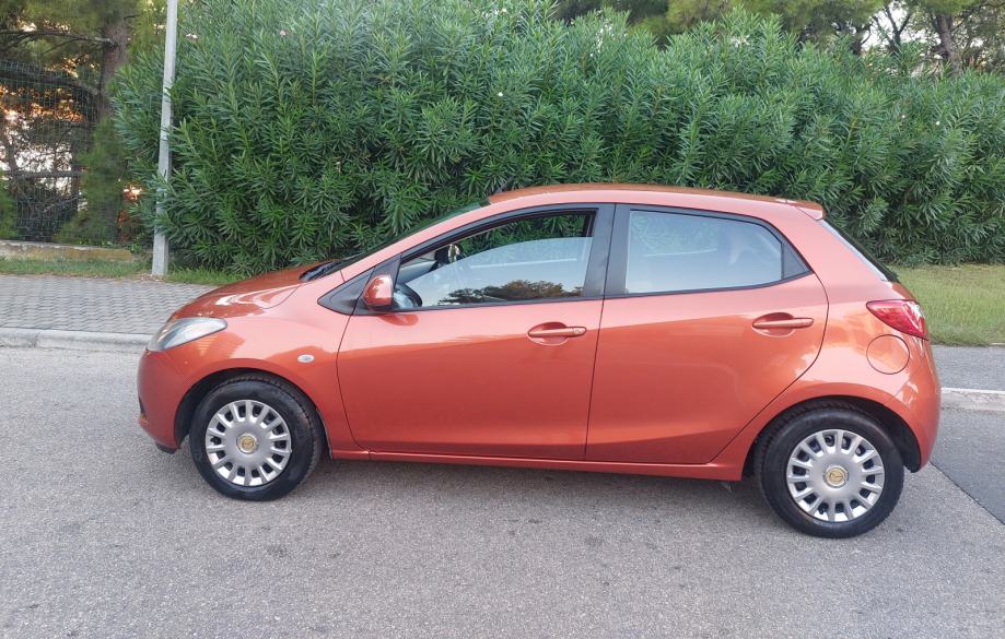 Mazda 2 1,3 i CE, fotografija 5