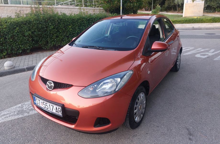 Mazda 2 1,3 i CE, fotografija 2
