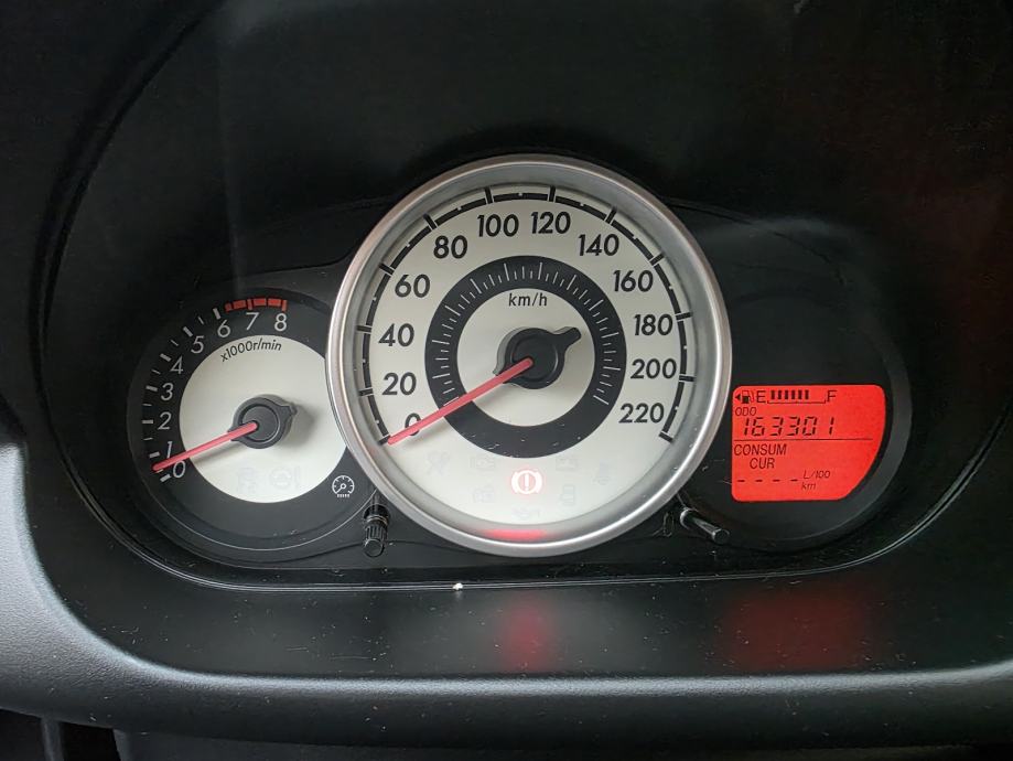 Mazda 2 1,3 i CE reg do 10/27 nije fixno, fotografija 5