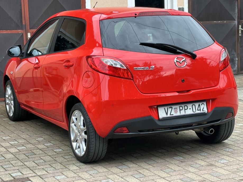 Mazda 2 1,3 i * NAVI * GARANCIJA 12 MJESECI *, fotografija 6
