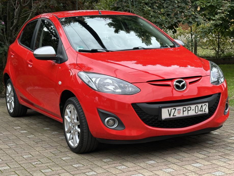 Mazda 2 1,3 i * NAVI * GARANCIJA 12 MJESECI *, fotografija 3