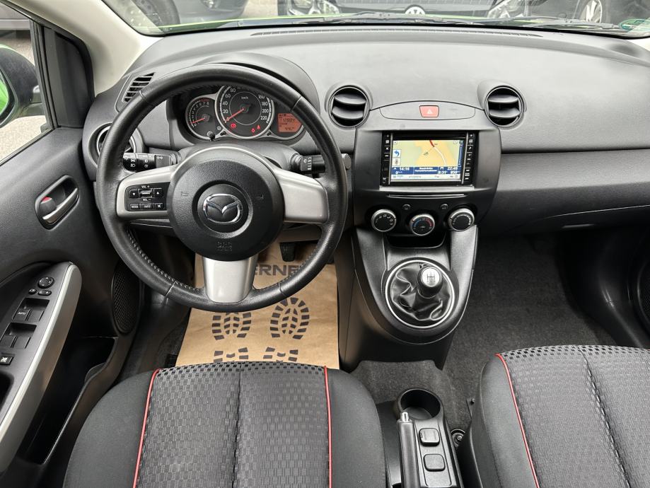 Mazda 2 1,3 i TE, fotografija 12