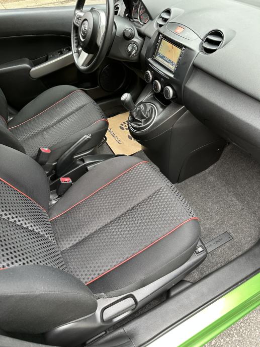 Mazda 2 1,3 i TE, fotografija 9