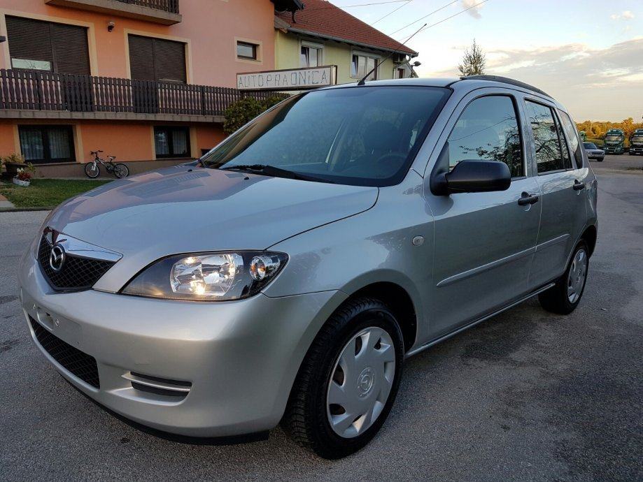 Мазда 2 2008 года