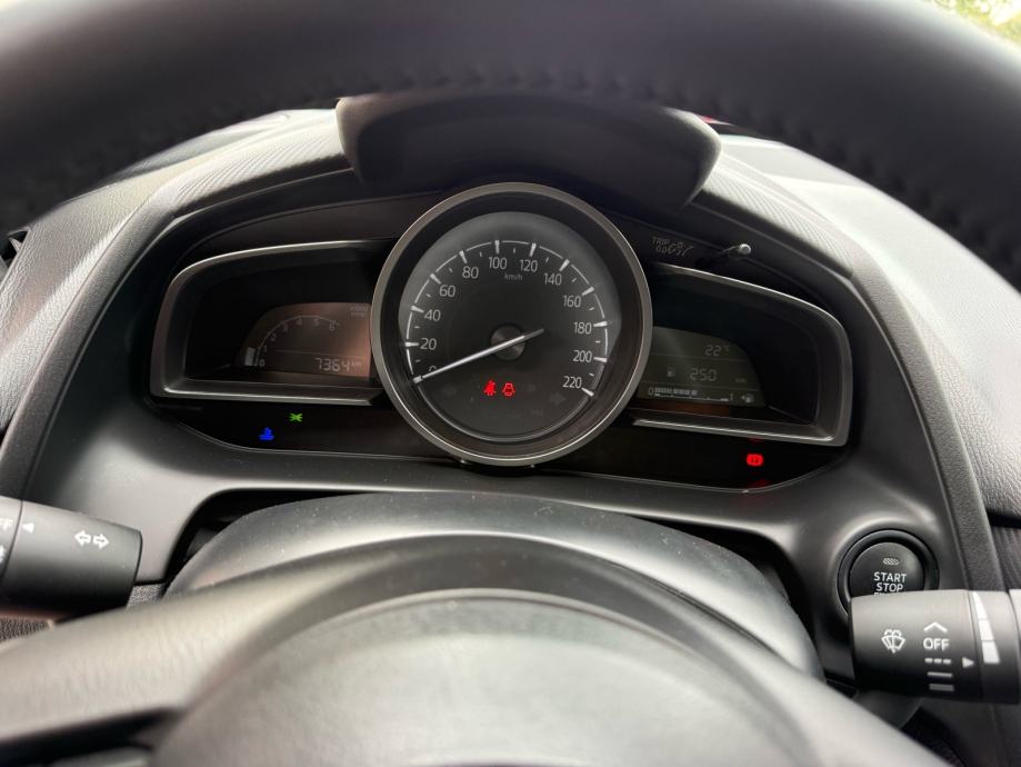 Mazda 2, fotografija 11