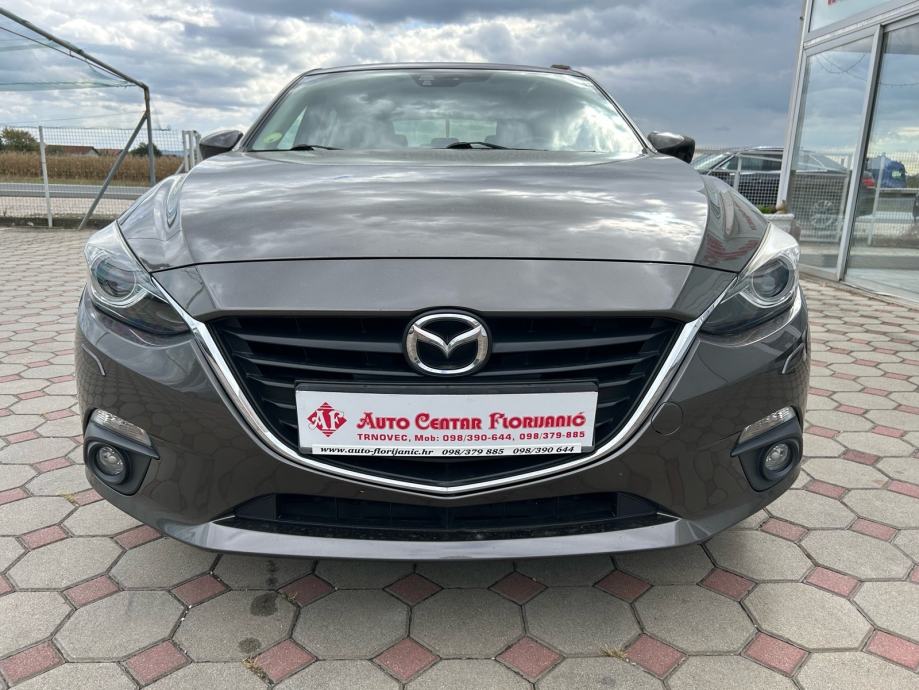 Mazda 3 1.5 D 2017.,SERVISNA, NAVI, GRIJ SJED.,ALU, LED..., fotografija 2