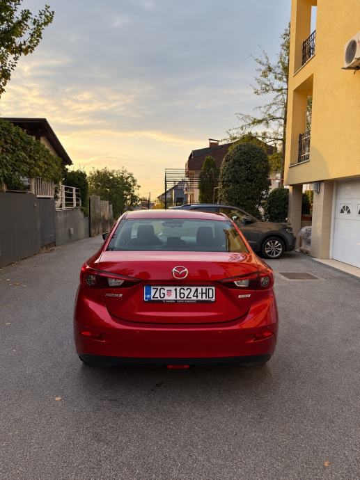 Mazda 3 1.5 skyactiv, automatik, full oprema, redovan servis, Zagreb, fotografija 4