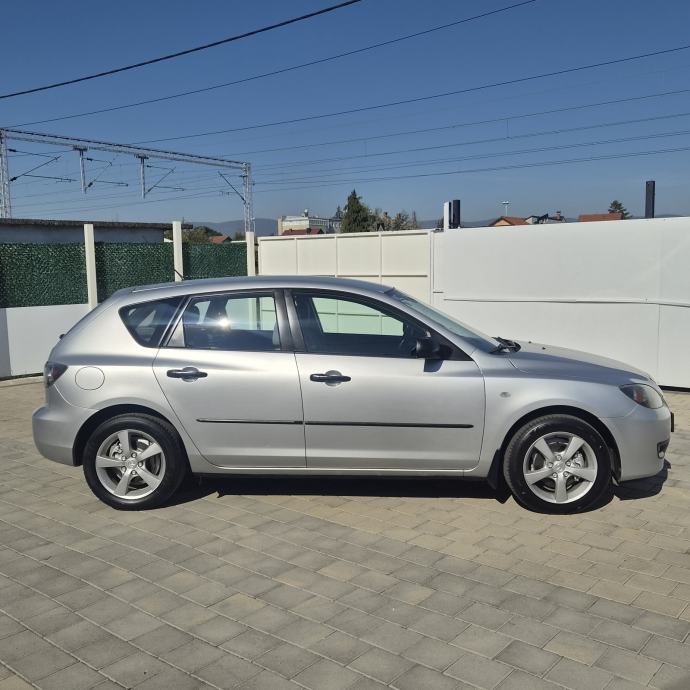 Mazda 3 1,6 benzinac ● HR auto, fotografija 2