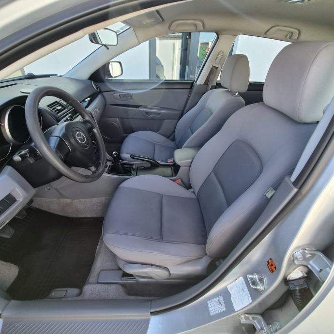 Mazda 3 1,6 benzinac ● HR auto, fotografija 10