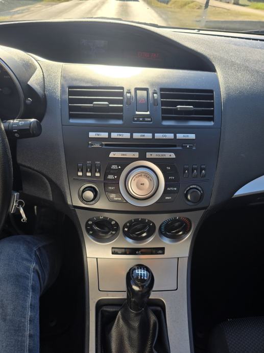 Mazda 3 1.6 diesel 85 kw 2011 god .može kupnja na kreditne kartice, fotografija 11