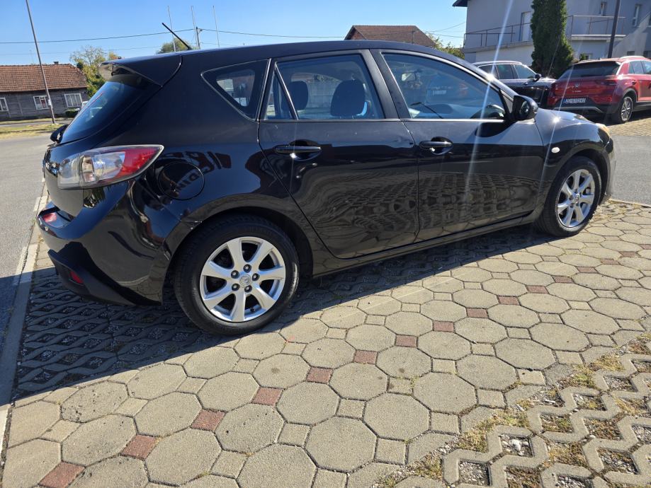 Mazda 3 1.6 diesel 85 kw 2011 god .može kupnja na kreditne kartice, fotografija 3