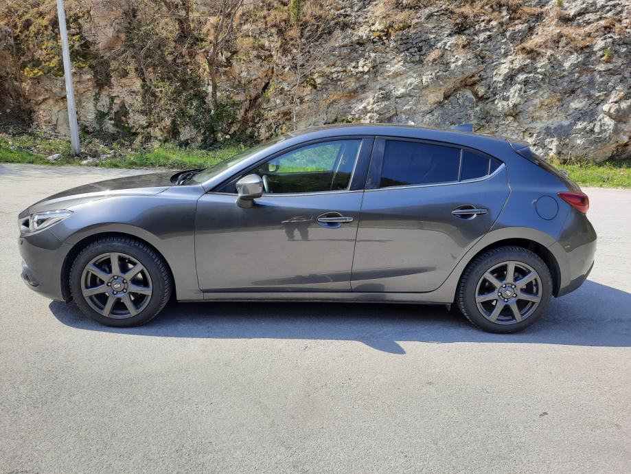 Mazda 3 12