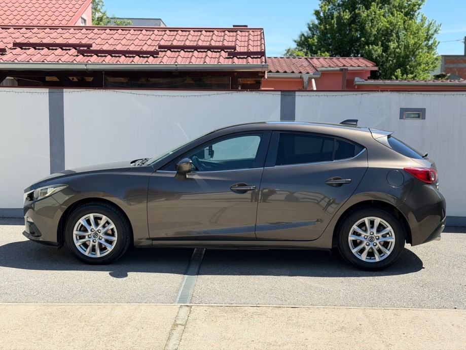 Mazda 3 2.2 SkyActive Disel, fotografija 2