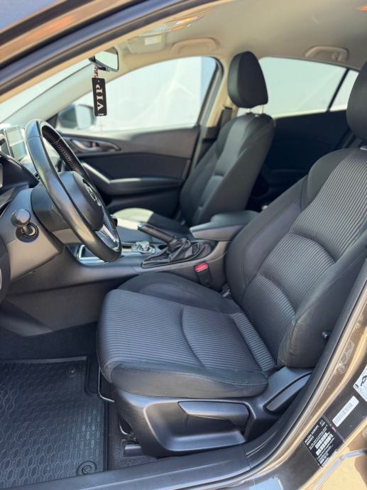 Mazda 3 2.2 SkyActive Disel, fotografija 12
