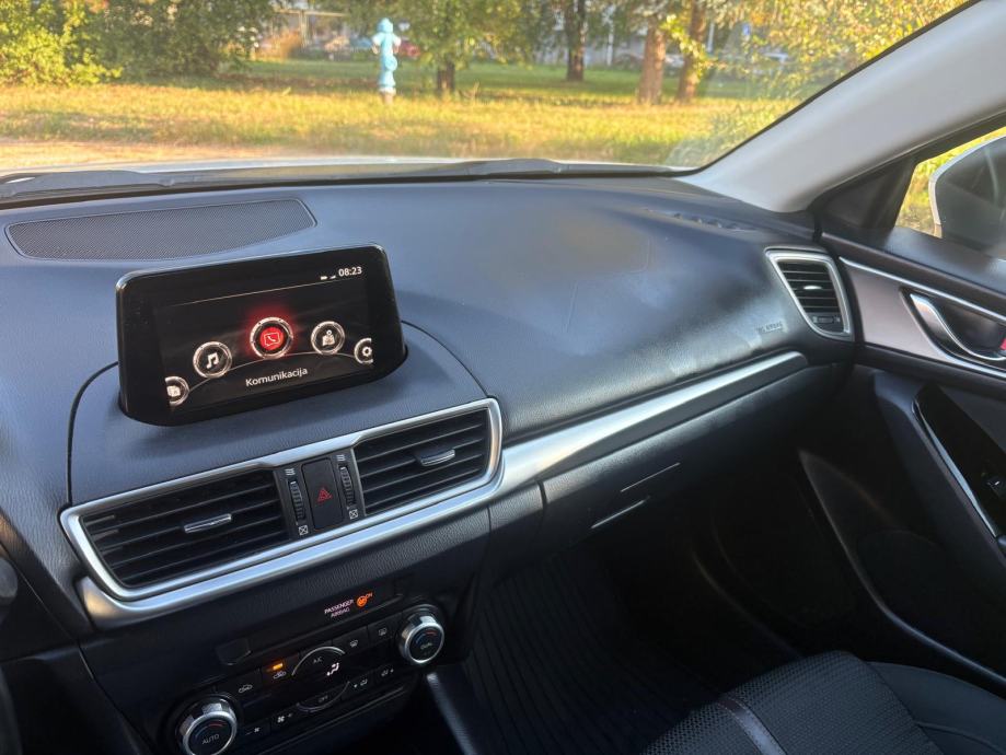 Mazda 3 G120, fotografija 2