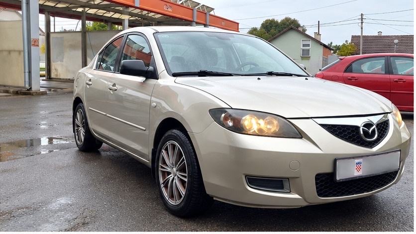 Mazda 3 reg. 9/2027, fotografija 7