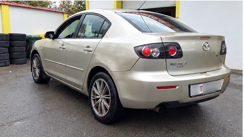 Mazda 3 reg. 9/2027, fotografija 8