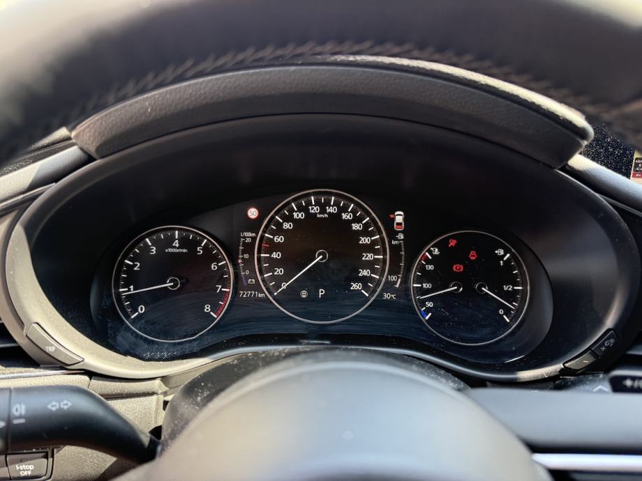 Mazda 3 X186 sedan automatik, prvi vlasnik, Bose audio, fotografija 2
