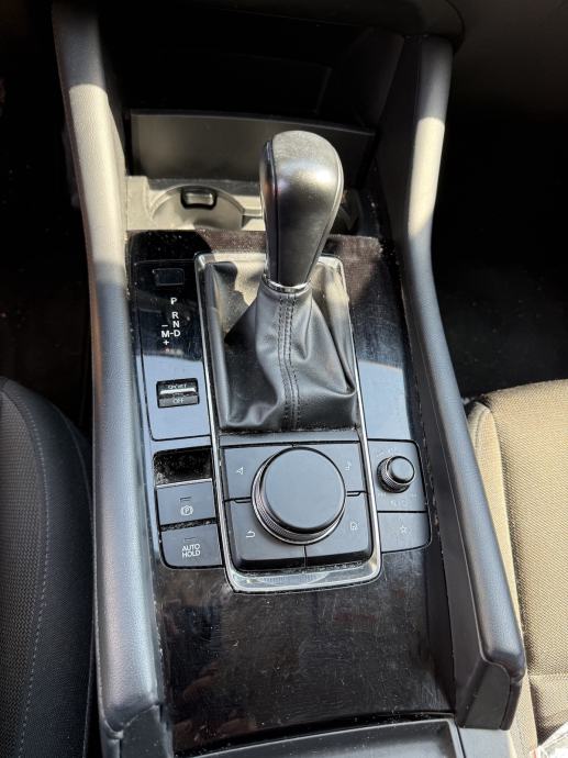 Mazda 3 X186 sedan automatik, prvi vlasnik, Bose audio, fotografija 3