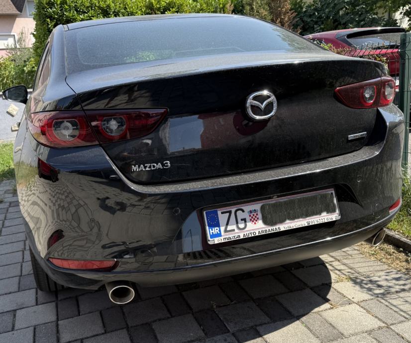 Mazda 3 X186 sedan automatik, prvi vlasnik, Bose audio, fotografija 10