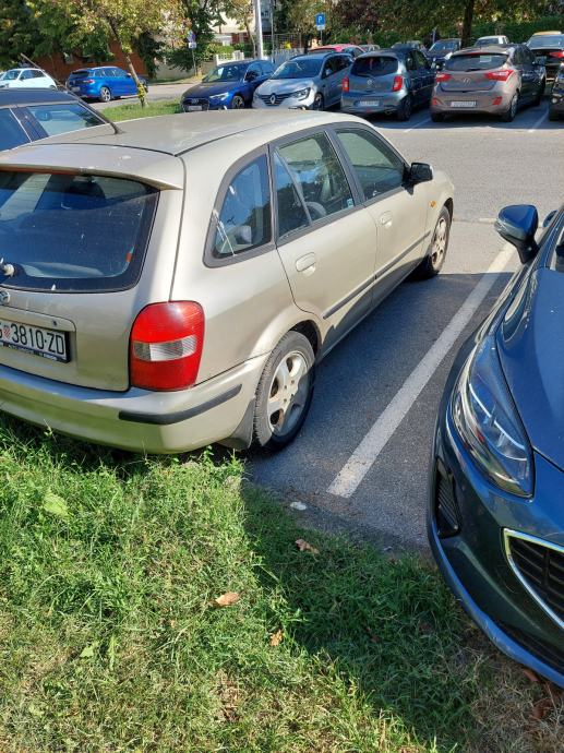 Mazda 323 F 1,5 i, fotografija 3