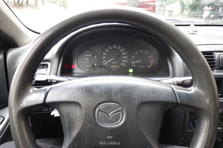 Mazda 626 1,8 i, fotografija 4