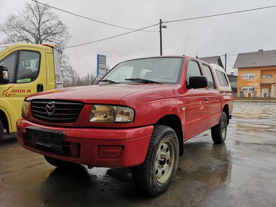 Мазда б 2500