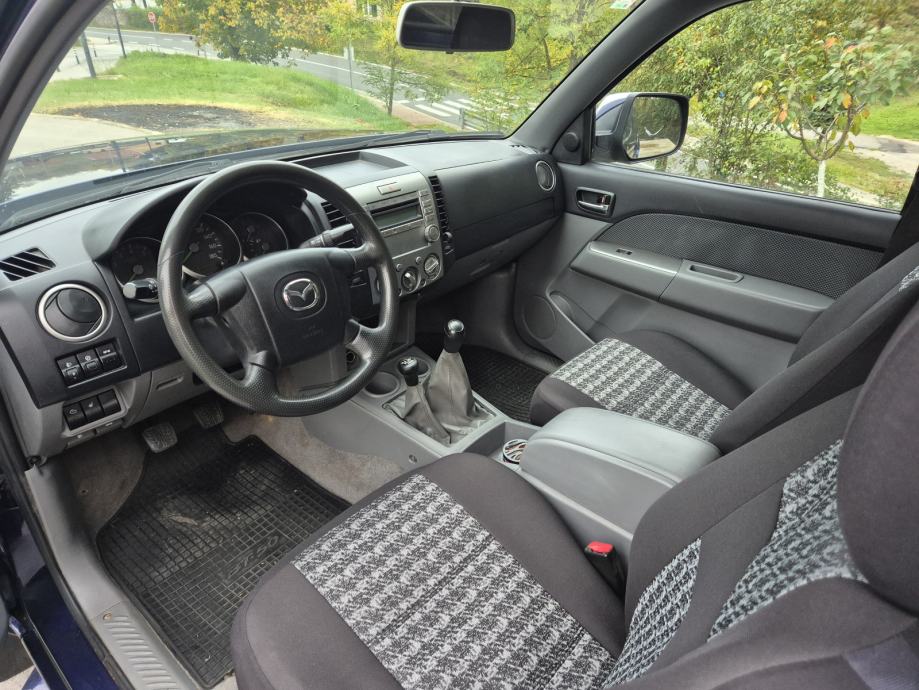 Mazda BT-50. Registrirana godinu dana, fotografija 14