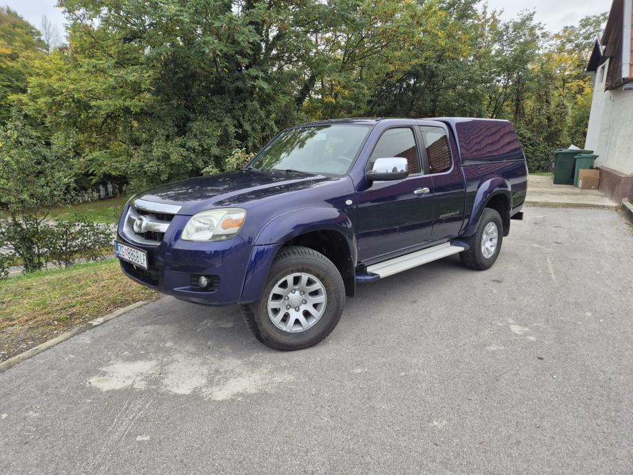 Mazda BT-50. Registrirana godinu dana, fotografija 2